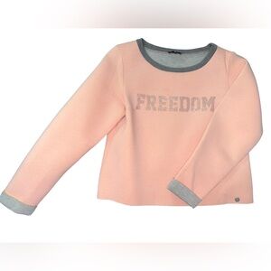Freedom — a Sweater with Graceful Freedom